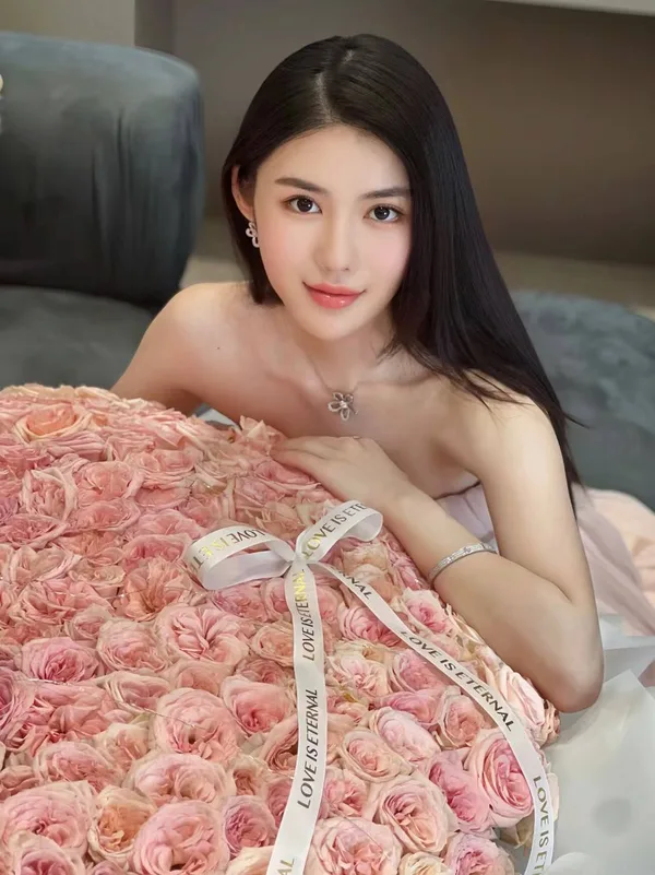 程妮婕 - 广州 Profile