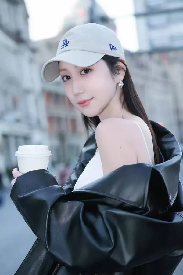 唐希 - 新加坡 Escort Model